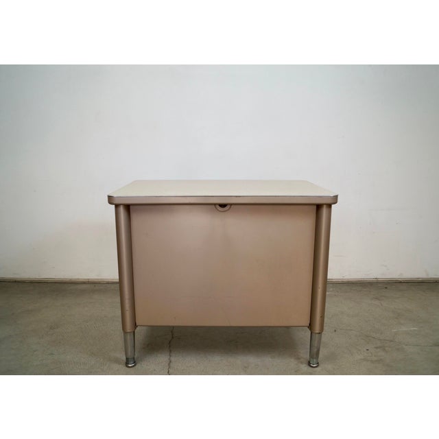Metal 1950’s Mid-Century Modern Industrial Desk by Steelcase For Sale - Image 7 of 12