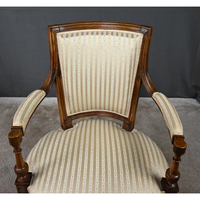 Louis XVI Cabriolet Chair in Beechwood, 1700s For Sale - Image 11 of 18