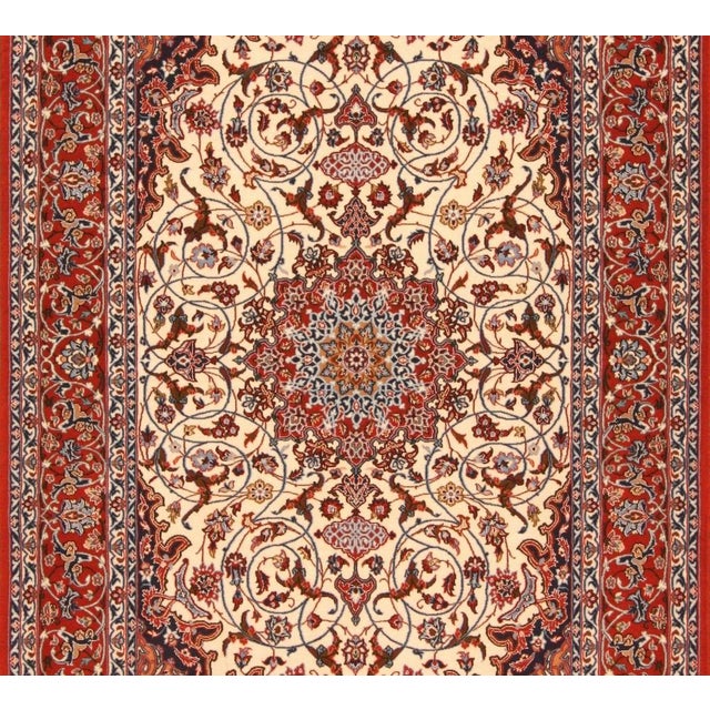 Middle Eastern Rug in Wool For Sale - Image 3 of 11