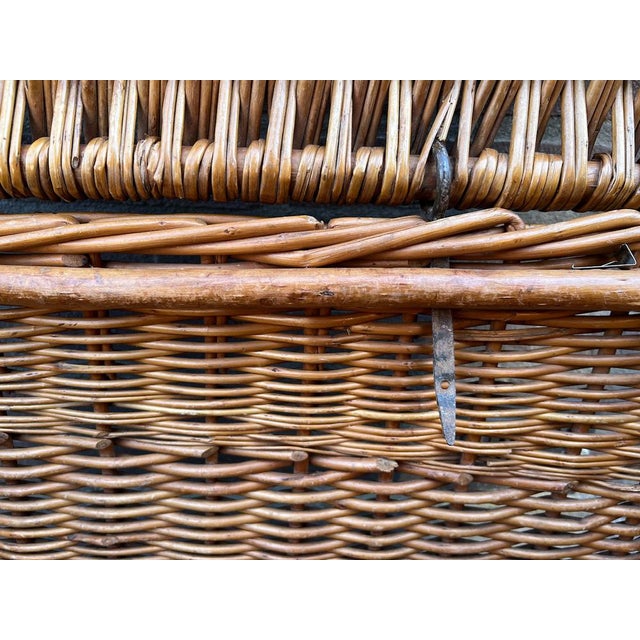 Large Wicker Log Basket with Lid and Handles, 1960s For Sale - Image 3 of 17