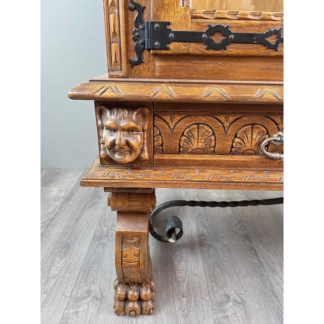 20th Century Neo-Renaissance Style Carved Oak Display Cabinet For Sale - Image 6 of 12