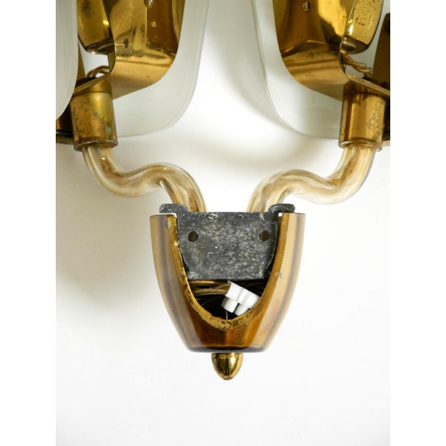 Large Mid-Century Modern Wall Lamp in Brass and Glass, 1950s For Sale - Image 14 of 17