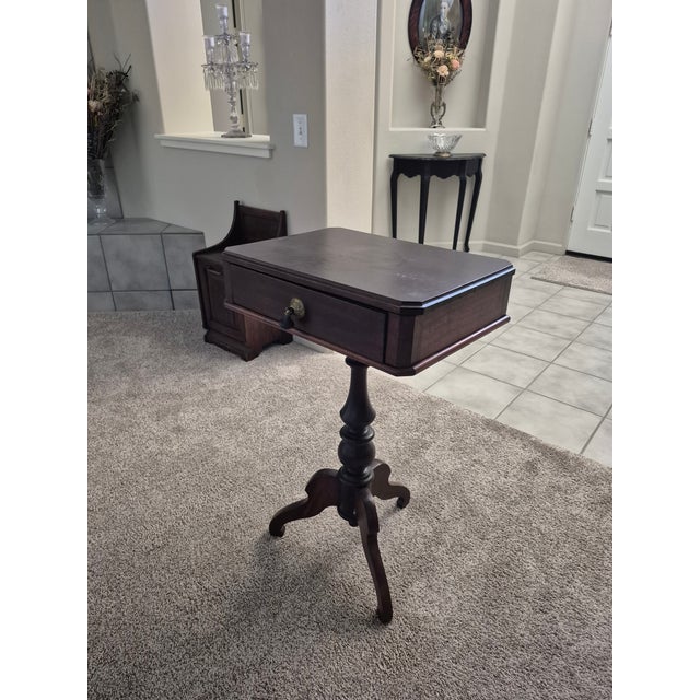 Traditional Duncan Phyfe Style Antique Side Table For Sale - Image 3 of 7