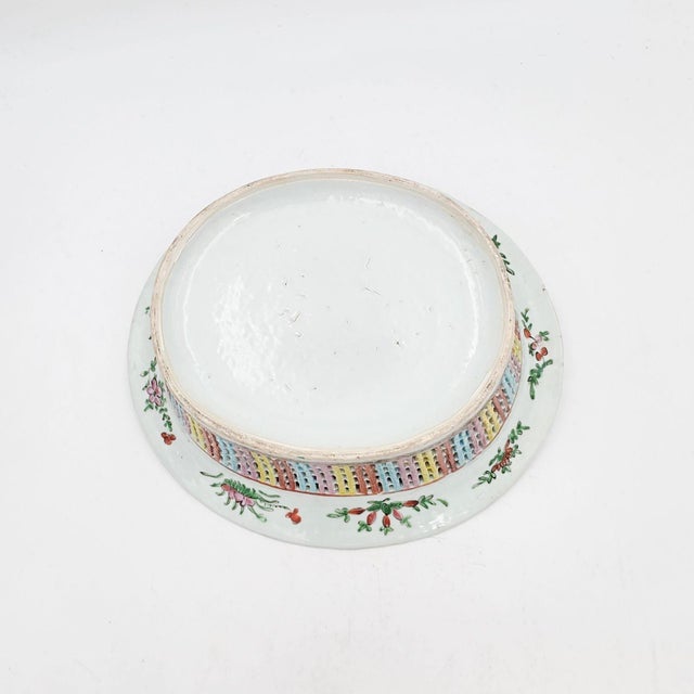 Rose Medallion Chestnut Basket China c.1880 For Sale - Image 10 of 14