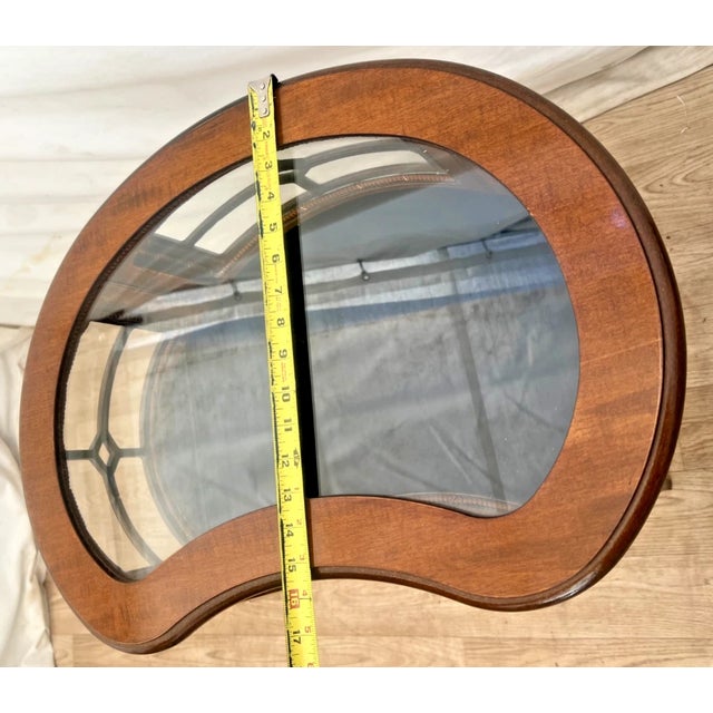 Mid-20th Century Italian Walnut Kidney-Shaped Display Vitrine Table Cabinet For Sale - Image 9 of 11