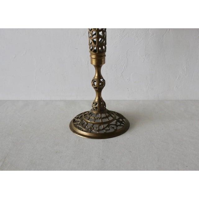 1970s 1970s Pierced Reticulated Brass Pedestal Marble Top Drinks Side Table For Sale - Image 5 of 12
