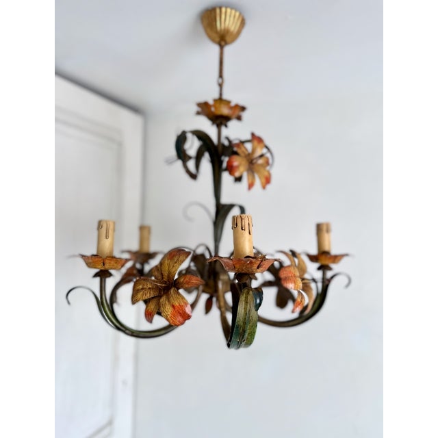 Boho Chic Vintage Italian Florentine Hand-Painted Tole Floral 5-Light Chandelier, 1940s For Sale - Image 3 of 18