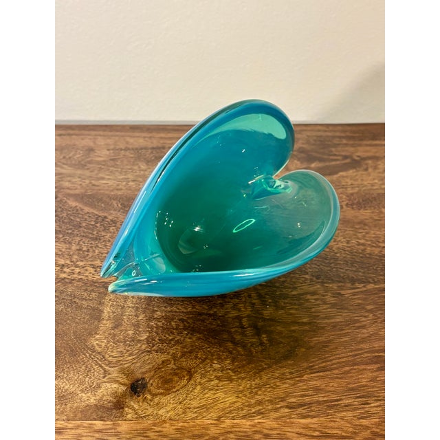 Vintage Rare Italian Murano 1970s Shell Clam Bowl Aqua Blue Opal For Sale In Miami - Image 6 of 9