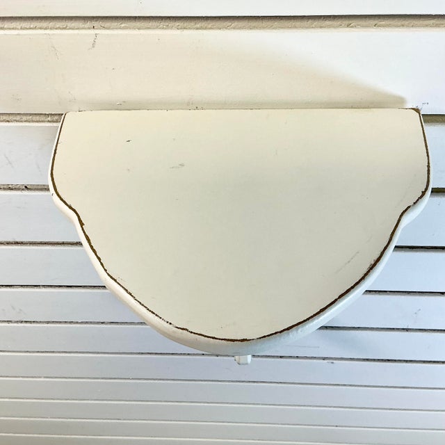 Late 20th C Shabby Chic Farmhouse Wall-Mounted Painted Wood Shelf-Bracket For Sale - Image 6 of 8