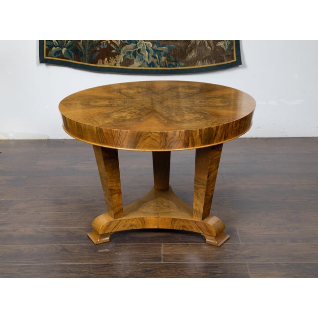 Austrian Biedermeier Walnut 1840s Table with Butterfly Veneer and Tripod Base For Sale In Atlanta - Image 6 of 11