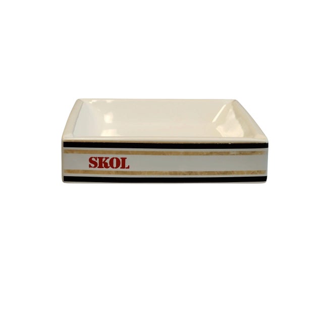 Superb condition 1970s English SKOL Lager pub ashtray catchall, made by Wade PDM. Logo, lettering, and gilt intact,...