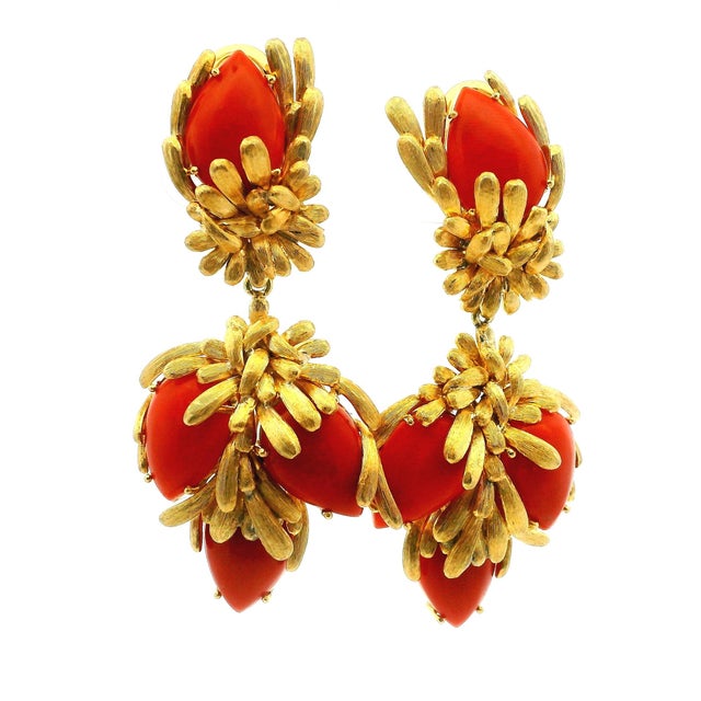 1960s Italian Sardinian Coral 18k Gold Floral Drop Earrings, Pair For Sale - Image 10 of 10