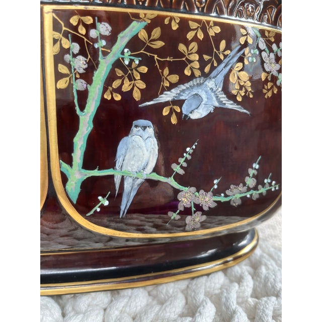 Boulanger 1800s French Choisy Le Roi Jardiniere With Hand-Painted Birds, Botanicals, and Gilt Detail For Sale - Image 4 of 12