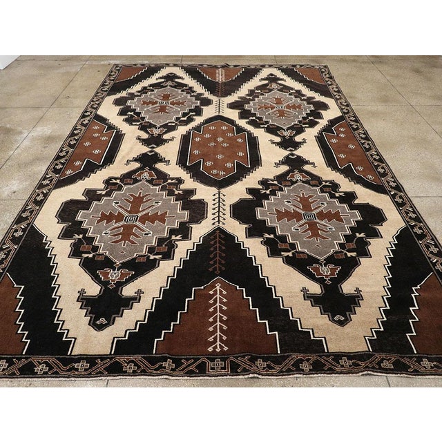 Galerie Shabab Collection Mid-20th Century Turkish Anatolian Room Size Carpet For Sale - Image 4 of 10