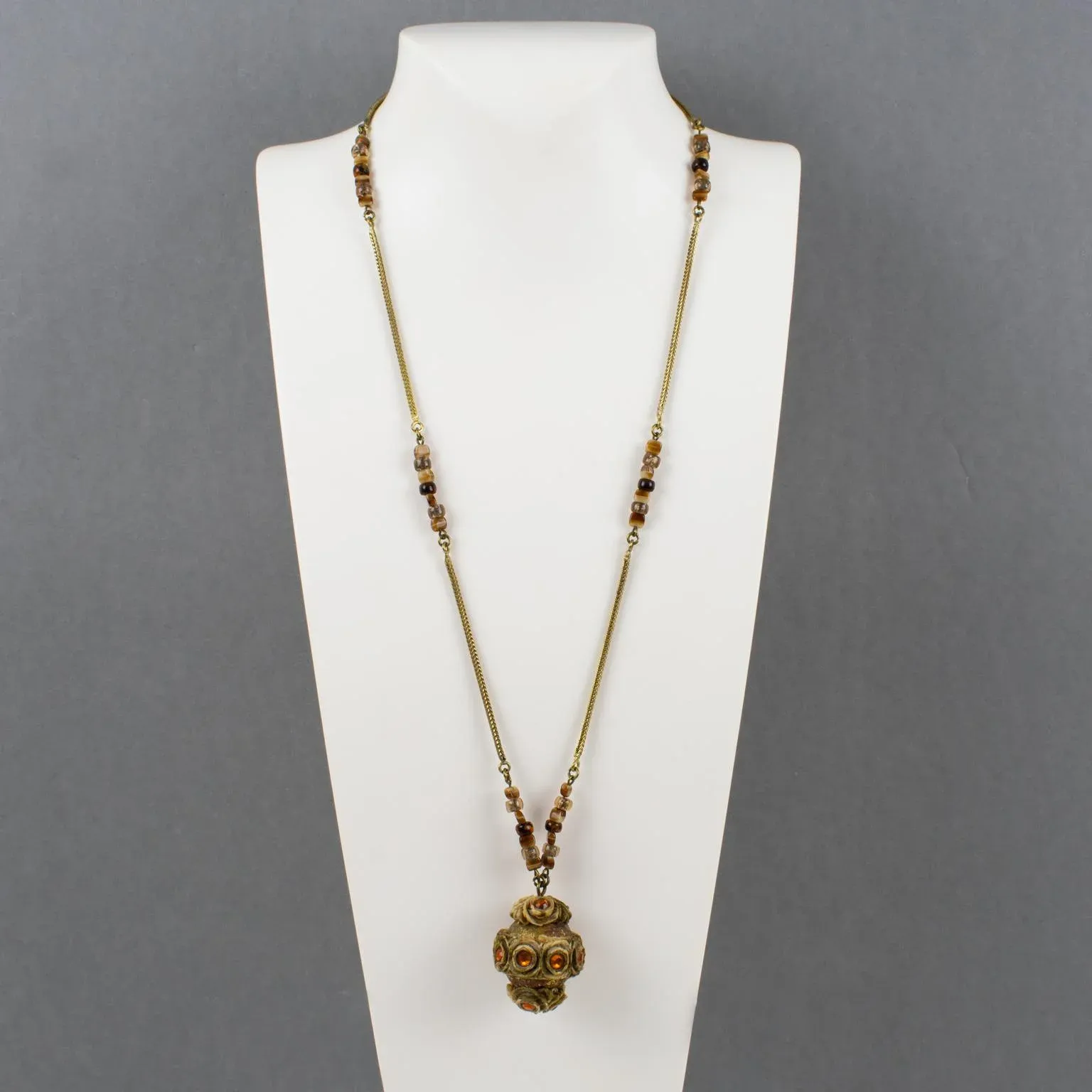 Pendentif en or avec crucifix gravé. Empire byzantin Ve - VIIe siècle