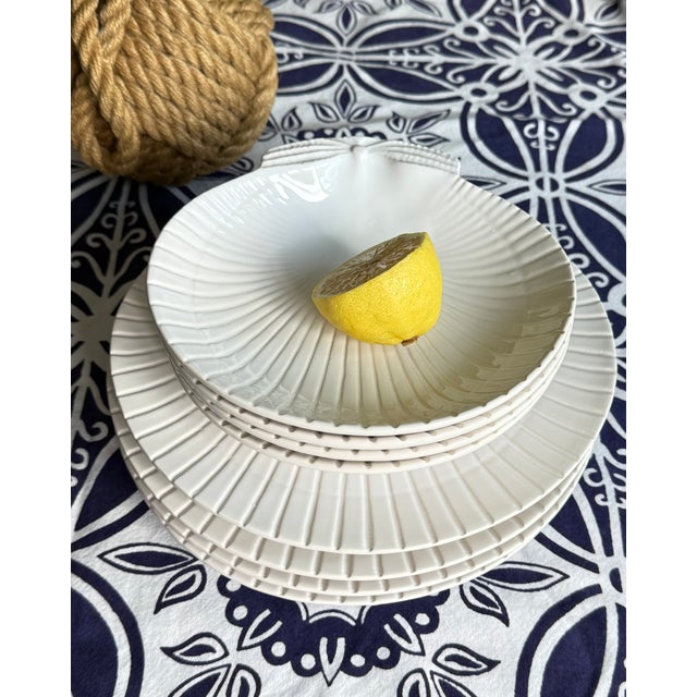 Bordallo Pinheiro Late 20th Century Coastal Bordallo Pinheiro White Shell Plate Set of 8 For Sale - Image 4 of 7