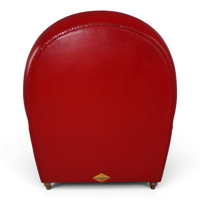 The "Vanity Fair" leather armchair by Poltrona Frau is one of the most significant designs in Italian furniture design and...