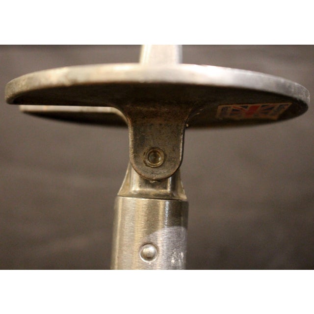 Circa 1960s English Sporting Event or Hunting Walking Stick With Folding Seat For Sale In Raleigh - Image 6 of 8