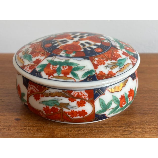 Small Vintage Imari Style Lidded Bowl For Sale - Image 6 of 6