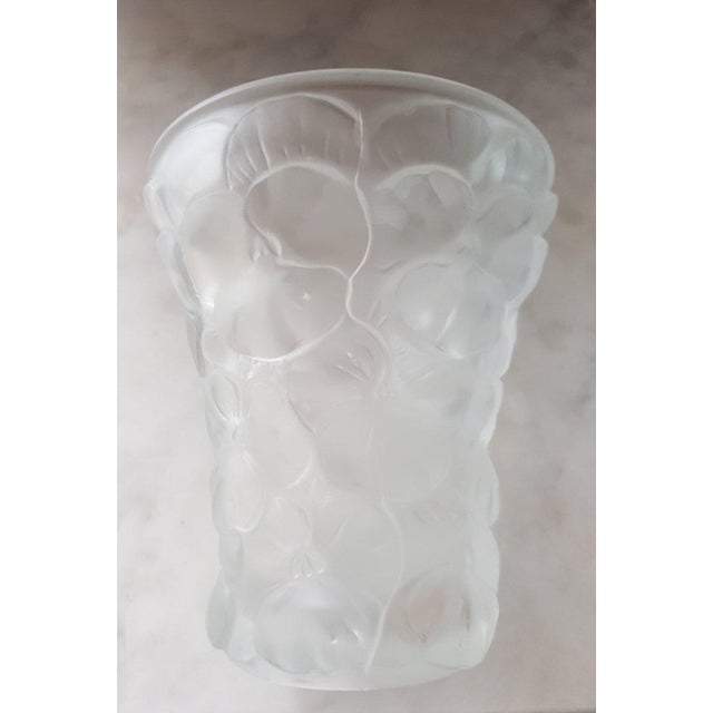 Mid-Century Modern Art Deco Czech Pansy Glass Vase by Barolac, 1930s For Sale - Image 3 of 3