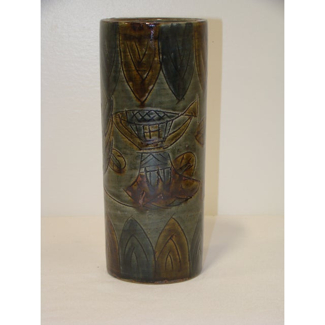 Mid Century Modern Japanese Otagiri Pottery Bird Vase , in excellent condition