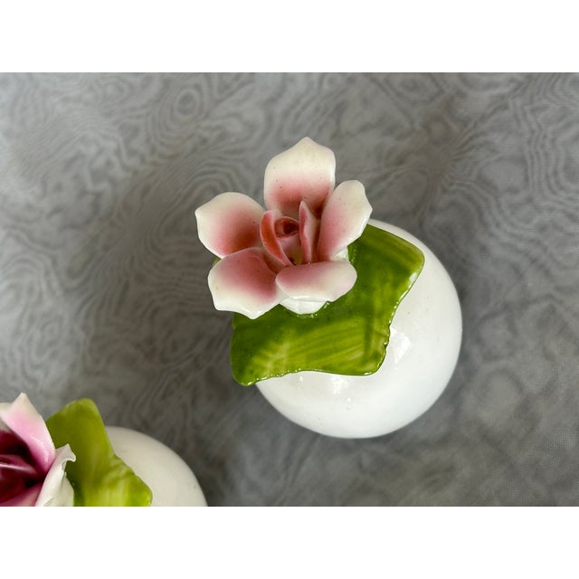 1950s Vintage Porcelain Flower Salt and Pepper Shakers, a Pair For Sale - Image 5 of 11
