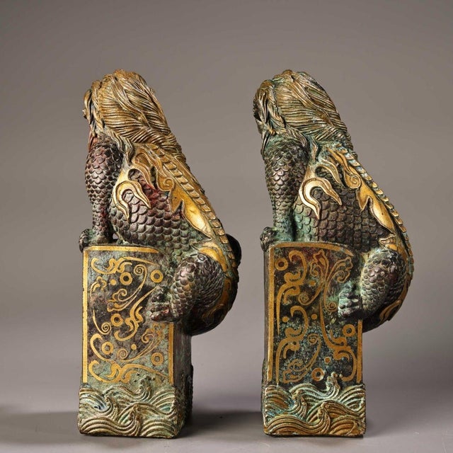 Asian Bronze Pair of Water-Drawing Mythical Beasts (Xishui Shou) With Gold Inlay - Green Patina Bronze Figurines on Bases For Sale - Image 3 of 9
