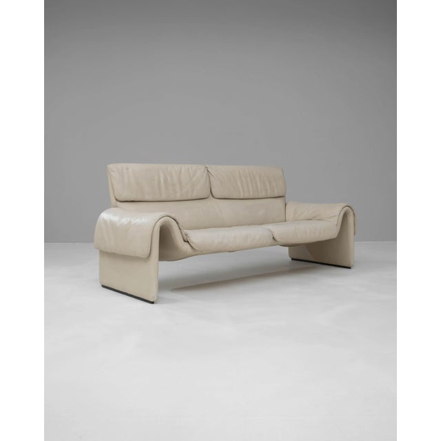 Animal Skin 20th Century Swiss Beige Leather Sofa Ds2011 by De Sede For Sale - Image 7 of 7