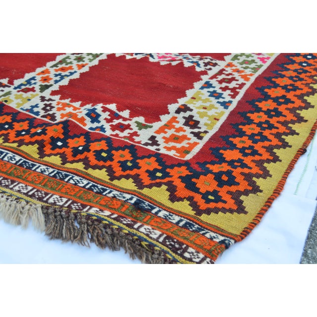 Early 20th Century Handmade Reversible Persian Flatweave Wool Rug- 4'10" X 9'6" For Sale In New York - Image 6 of 15