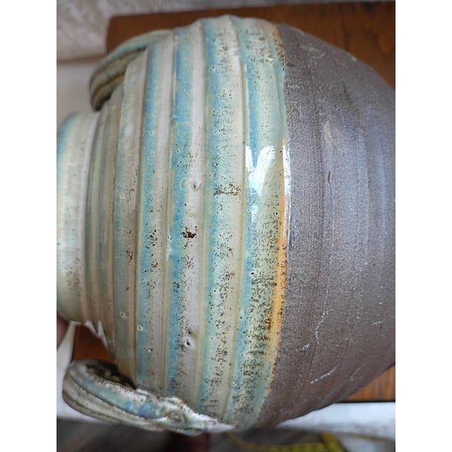 Mid-Century Modern Ribbed Studio Pottery Drip-Glaze Double-Handled Urn Vase For Sale In Tampa - Image 6 of 12