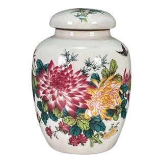 Famille Rose Porcelain Covered Jar With Chrysanthemum & Butterfly Motif For Sale