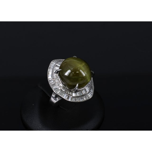Late 20th Century Massive 28.70ct Chrysoberyl Cat's Eye & 1.94ct Diamond Platinum Ring Size 6.25 For Sale In New York - Image 6 of 17