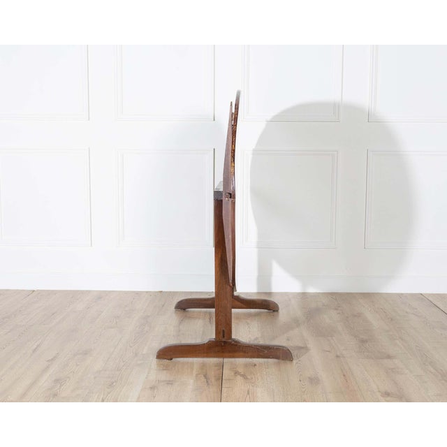 Chestnut 19th Century French Mahogany Winegrower’s Tilt-Top Table from Burgundy For Sale - Image 8 of 17