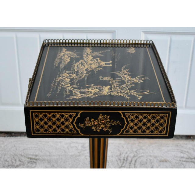 Vintage Drexel Heritage Petite Chinoiserie Painted Accent Table W/Brass Gallery For Sale In Philadelphia - Image 6 of 14