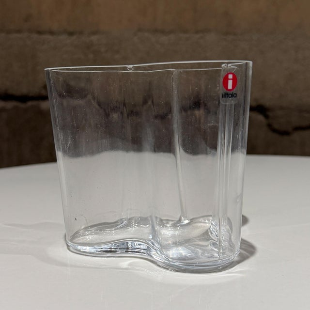 For your consideration, an Iittala Alvar Aalto collection vase in clear glass, designed by Finnish architect Alvar Aalto...