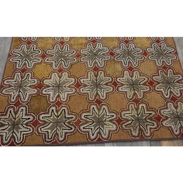 1890s Tan Champagne Geometric Folk Art Antique American Hooked Rug 4' 6" X 4' 8" Woven Cotton Carpet For Sale In New York - Image 6 of 9