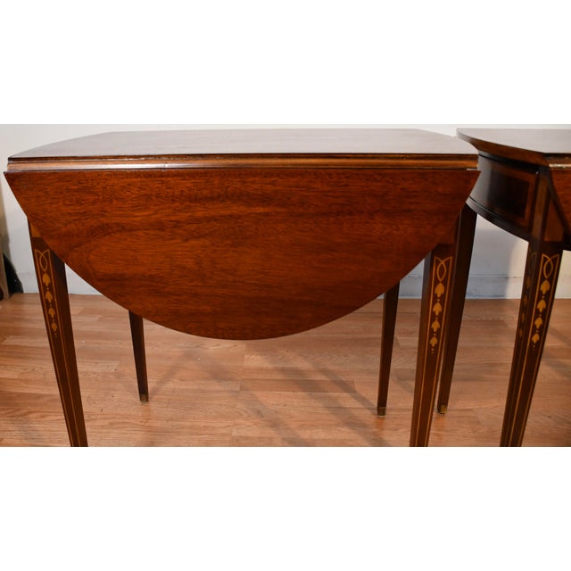 Brown 1970 Hickory Furniture English Sheraton Mahogany Inlaid Pembroke Side End Tables For Sale - Image 8 of 16