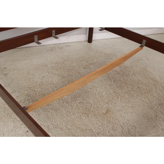 Councill Craftsmen King Size Mahogany Pencil Point Bed For Sale - Image 13 of 16