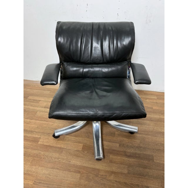 Ca. 1970s Giovanni Offredi for Saporiti Italia "Ondo" Executive Leather Desk Chair For Sale In Boston - Image 6 of 12