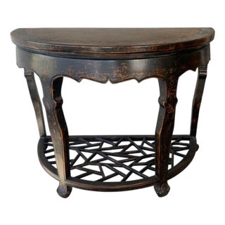 Early 20th Century Chinese Carved Wood Demi-Lune Console Table With Lattice Shelf For Sale