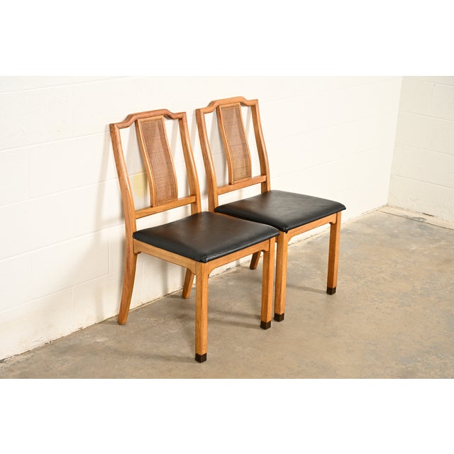 1960s Henredon Style Mid-Century Hollywood Regency Carved Walnut and Cane Side Chairs or Dining Chairs, Pair For Sale - Image 5 of 17