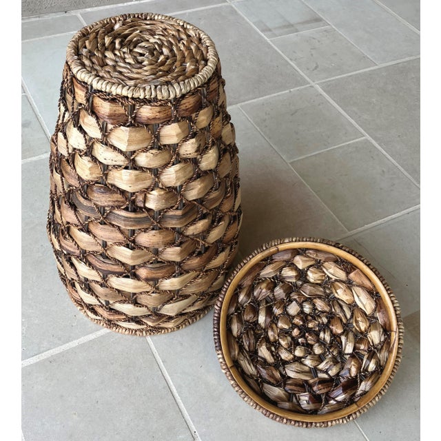 Late 20th-Century Nicely-Sized Mixed Media Natural Fiber Lidded Hamper Basket For Sale - Image 11 of 12