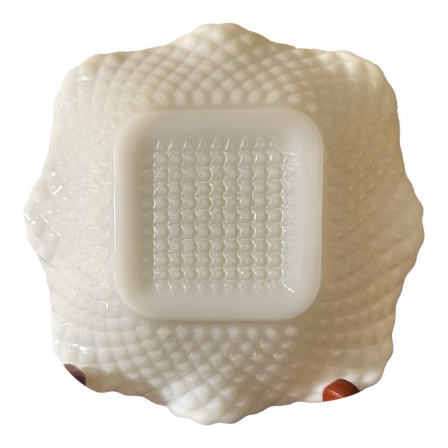 Mid Century l.e. Smith Milk Glass Diamond Quilted Scalloped Rim For Sale
