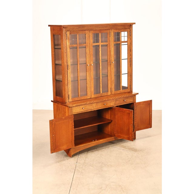 Stickley Mission Collection Oak Harvey Ellis Inlaid China Cabinet For Sale In Philadelphia - Image 6 of 18