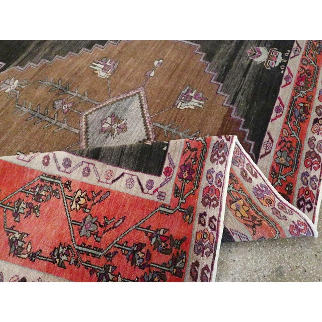 Galerie Shabab Collection Mid-20th Century Handmade Turkish Anatolian Room Size Carpet For Sale - Image 9 of 10