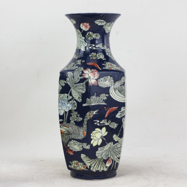 Late 20th Century Pair of Chinese Mid-20th Century Famille Rose Cobalt Blue Hexagonal Vases For Sale - Image 5 of 14
