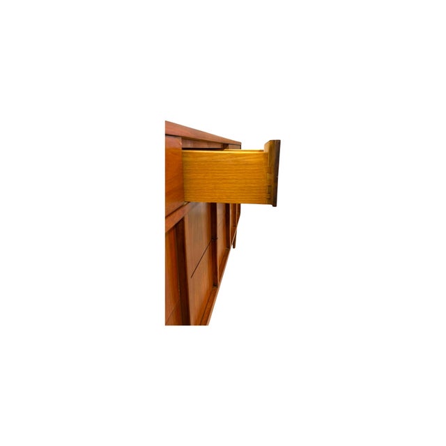Wood Vintage Mid-Century Modern 9 Drawer Dresser With Diamond Parquet Accent Inlay and Dovetailed Drawers For Sale - Image 7 of 11