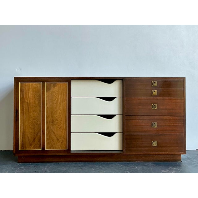 Mid-Century Modern Vintage MCM Harvey Probber Sliding Door Credenza For Sale - Image 3 of 12