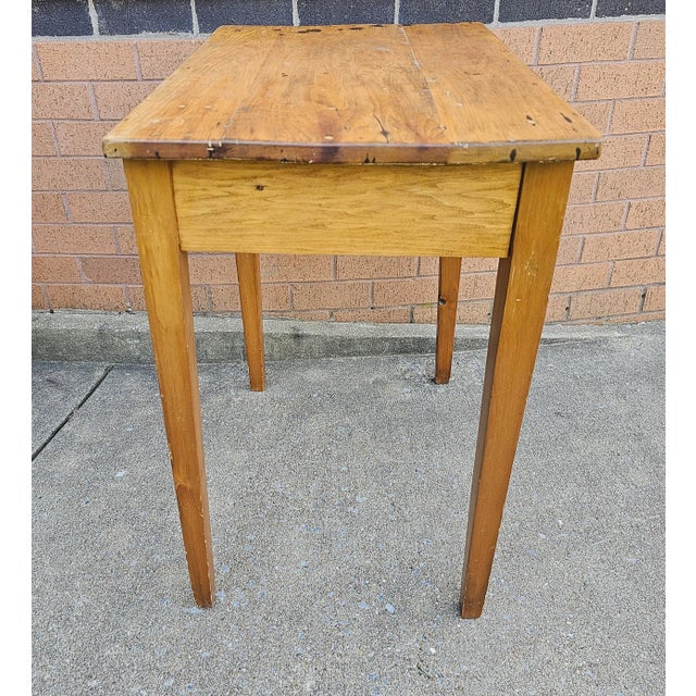 Early American Maple Utility Table, Circa 19th Century For Sale In Washington DC - Image 6 of 10