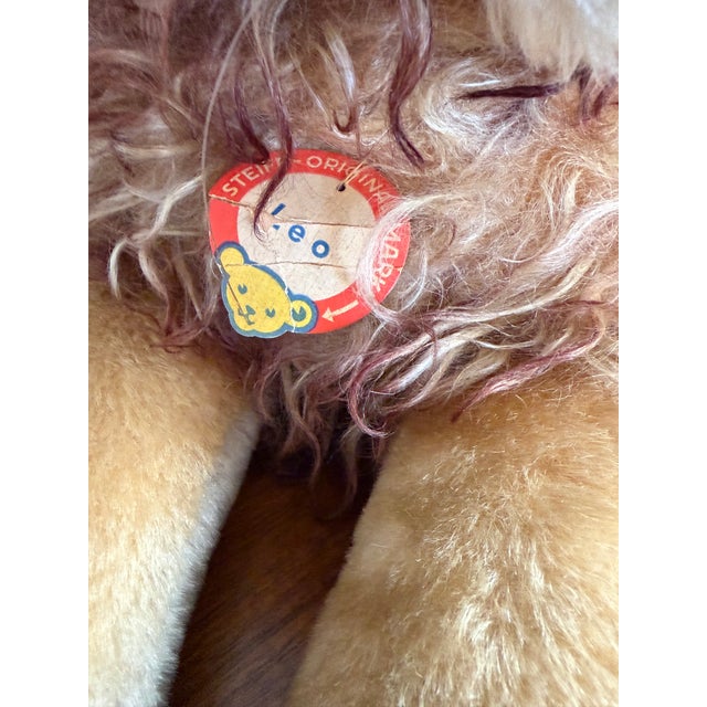 Children's Vintage Steiff 1950’s Leo the Lying Lion 45cm and in Like New Condition For Sale - Image 3 of 17
